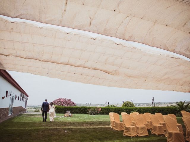 La boda de Carlos y Cristina en Mérida, Badajoz 28