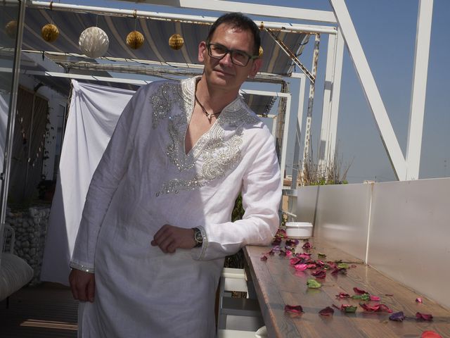 La boda de Lorenzo  y Sushila  en Valencia, Valencia 32