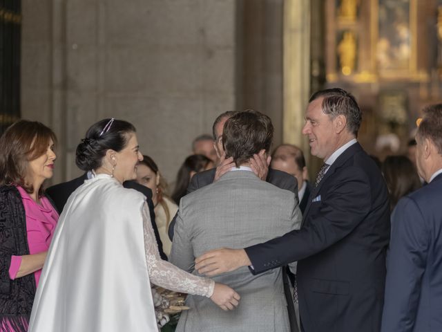 La boda de Kissy y Jesús en San Lorenzo De El Escorial, Madrid 30