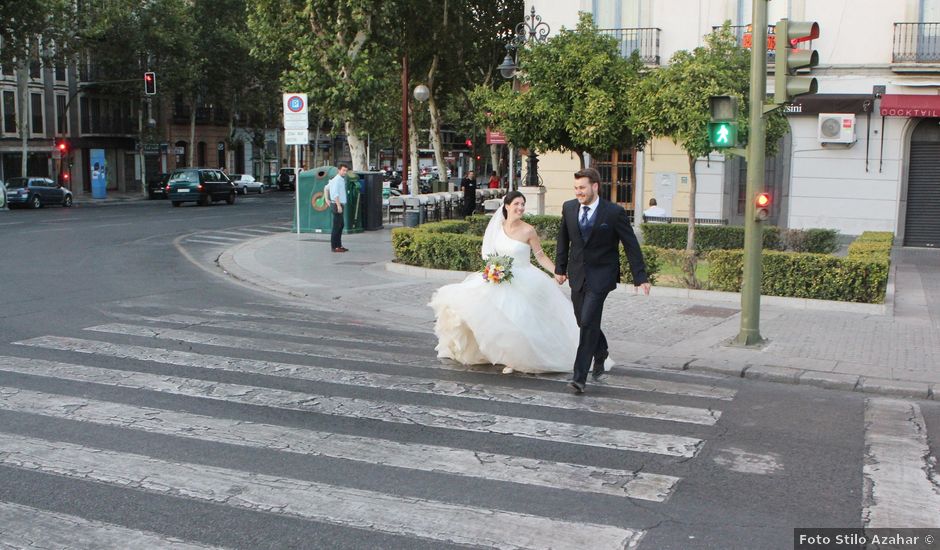 La boda de Santi y Silvia en Sevilla, Sevilla