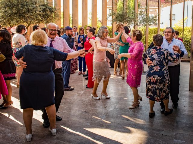 La boda de Antonio y Marisa en Carrion De Calatrava, Ciudad Real 53