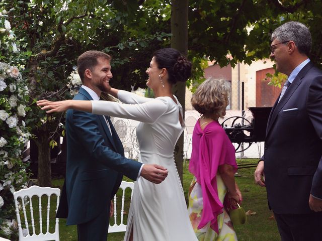 La boda de Andoitz y Leire en Laguardia, Álava 44