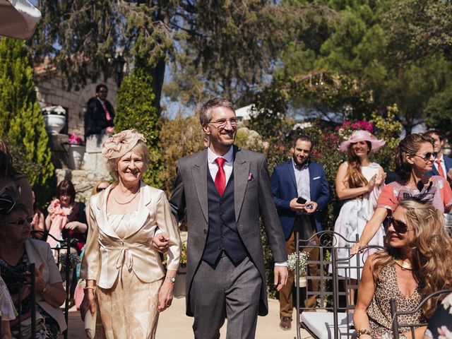 La boda de John y María en Torrelodones, Madrid 17