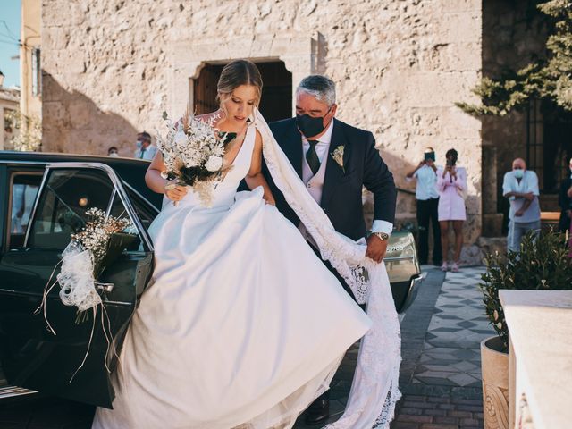 La boda de Pablo y Mireia en Casas Ibañez, Albacete 26