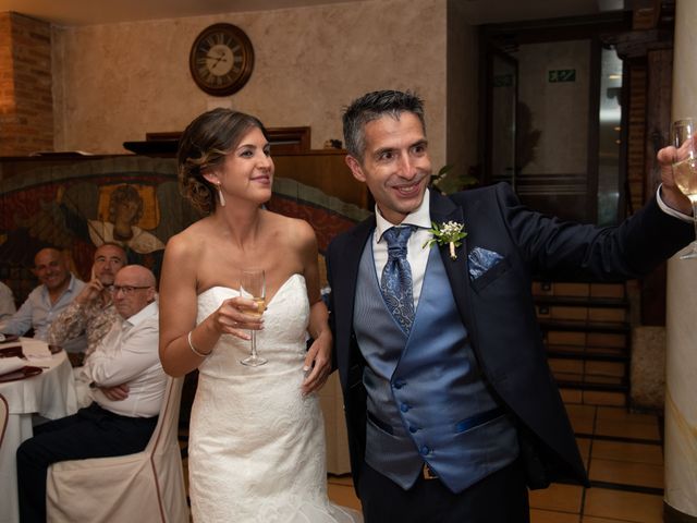 La boda de Juan y Laura en Arroyo De La Encomienda, Valladolid 44