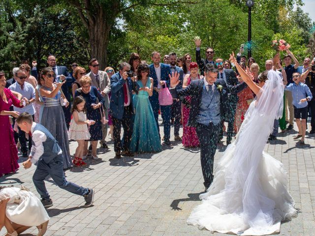 La boda de Juan y Laura en Arroyo De La Encomienda, Valladolid 33