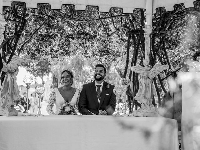 La boda de Alejandro y Sandra en Espartinas, Sevilla 33