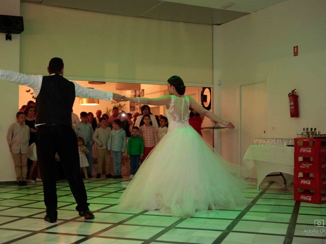 La boda de Juan Carlos y Lorena en Olula Del Rio, Almería 111
