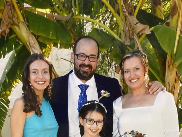 La boda de Fernando y Rocío  en Sevilla, Sevilla 4