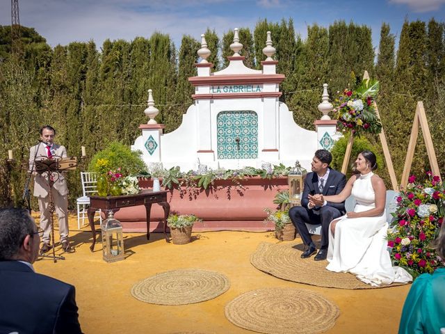 La boda de Claudia y Fran en Mairena Del Alcor, Sevilla 30