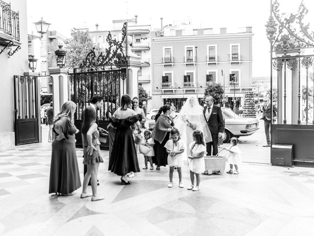 La boda de Rocio y Juanje en Sevilla, Sevilla 15