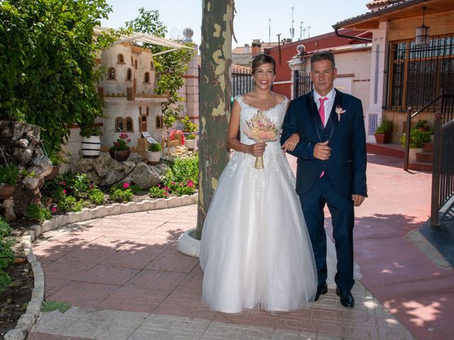 La boda de Tania y Miguel en Herrera De Duero, Valladolid 30