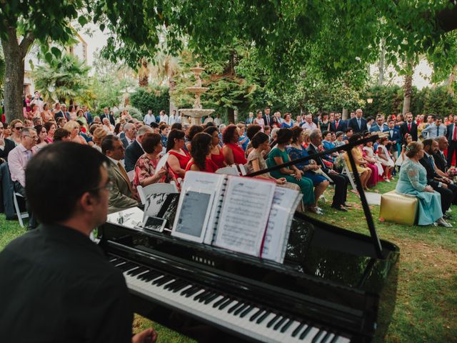 La boda de Alfonso y Silvia en Puente Genil, Córdoba 52