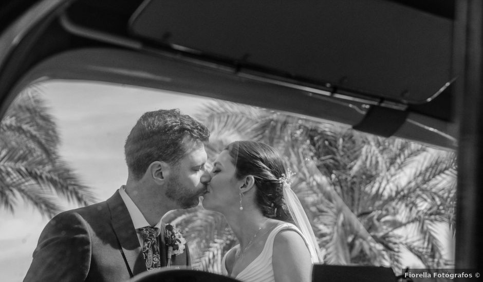 La boda de Alejandro y María en Alcala De Guadaira, Sevilla