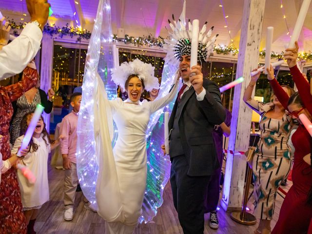 La boda de Juan Ignacio y Anastasia en Pueblo Benalmadena, Málaga 84