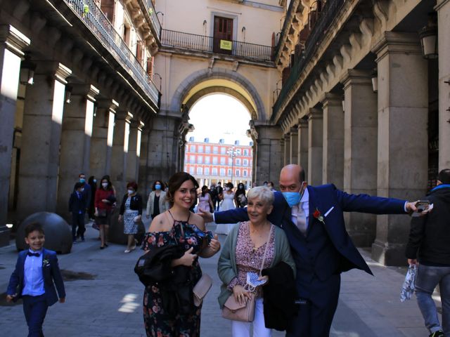 La boda de Javi y Violeta en Madrid, Madrid 58