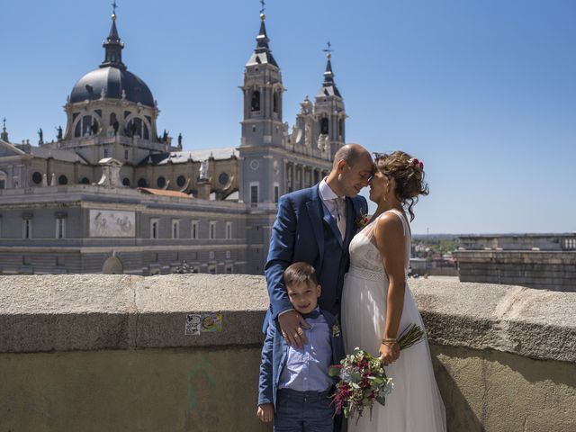 La boda de Javi y Violeta en Madrid, Madrid 60