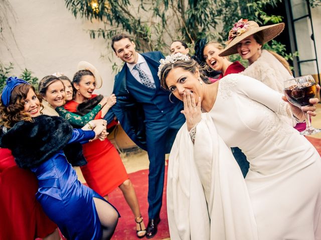 La boda de Juan y Maribi en Alcala De Guadaira, Sevilla 64