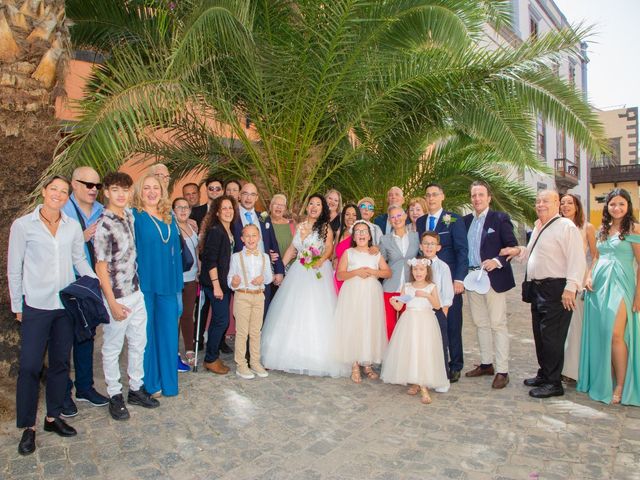 La boda de Adal  y Julia  en Las Palmas De Gran Canaria, Las Palmas 2