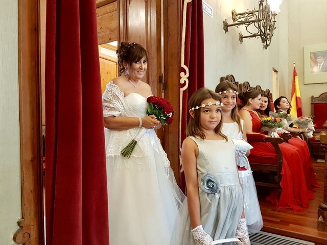 La boda de Mario y Isabel  en Canet De Mar, Barcelona 2