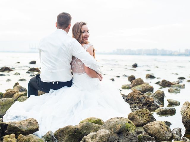 La boda de Adrian y Ana Maria en Arenas, Málaga 15