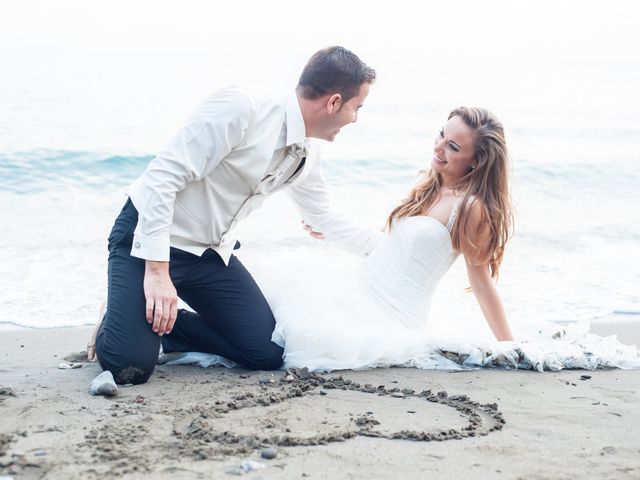 La boda de Adrian y Ana Maria en Arenas, Málaga 17