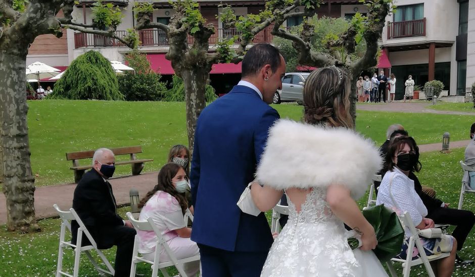 La boda de Rubén  y Lucía en Puente Viesgo, Cantabria