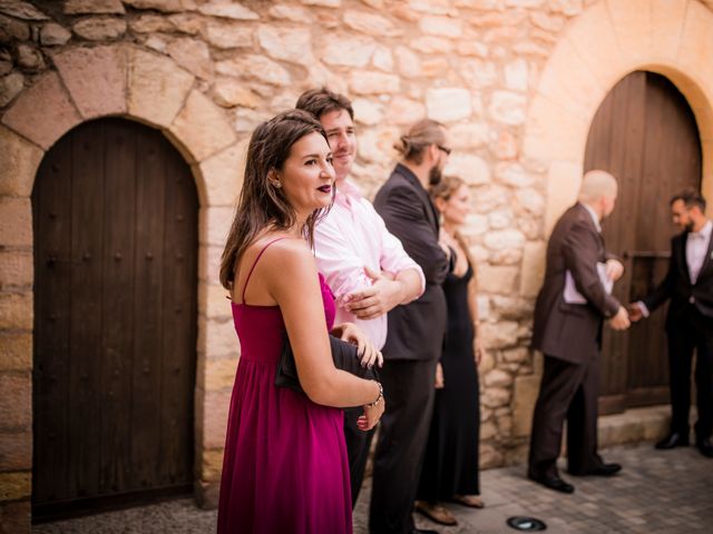 La boda de Toni y Naiara en La Riera De Gaia, Tarragona 91