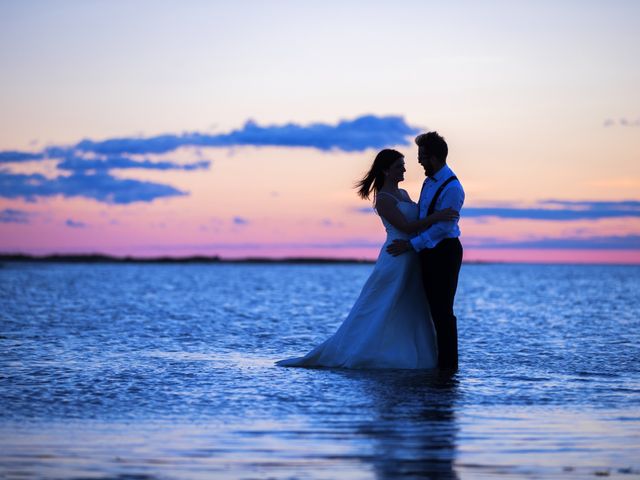 La boda de Toni y Naiara en La Riera De Gaia, Tarragona 303