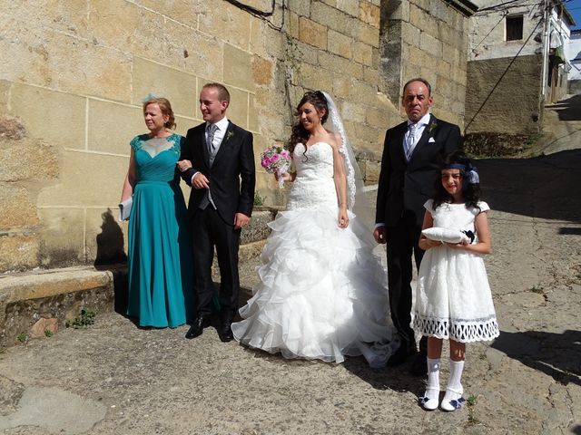 La boda de Jesús  y Miriam en Villanueva De La Sierra, Cáceres 4