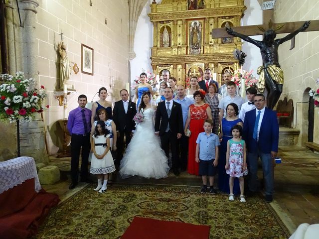 La boda de Jesús  y Miriam en Villanueva De La Sierra, Cáceres 9