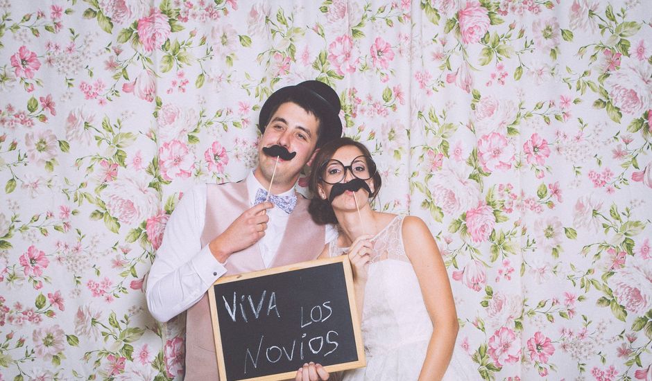 La boda de Adri y Sara en Latores, Asturias