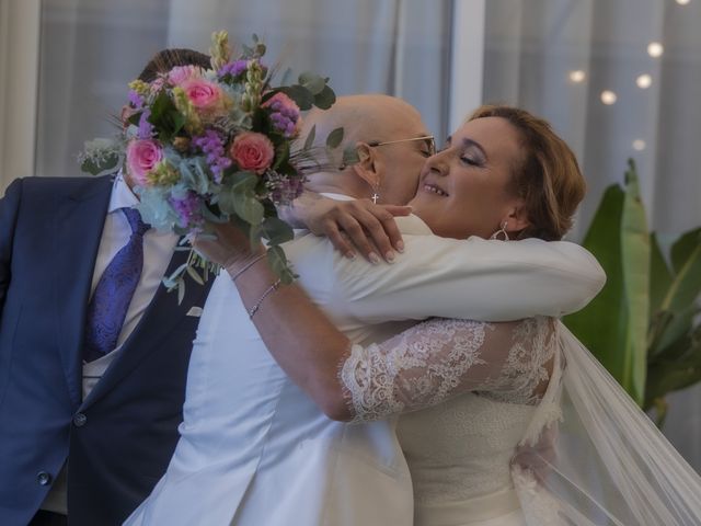 La boda de Miguel y Laura en Conil De La Frontera, Cádiz 32