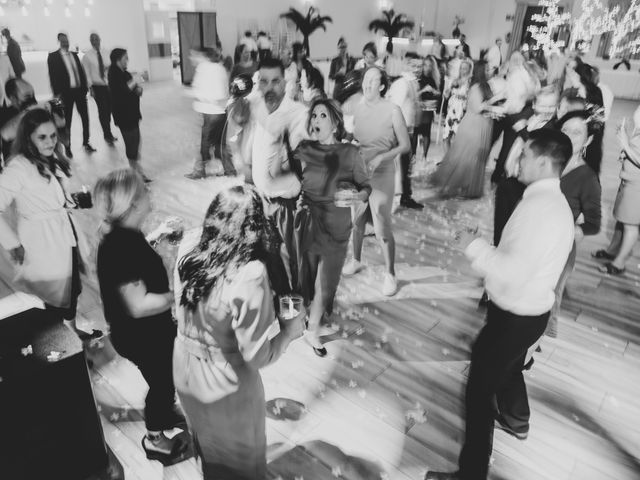 La boda de Miguel y Laura en Conil De La Frontera, Cádiz 95