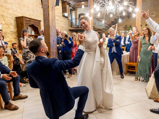 La boda de Juan y Pilar en Baños De Rioja, La Rioja 33