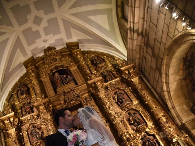 La boda de Manuel y Romina en León, León 28