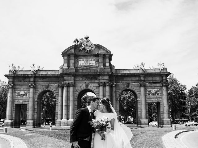 La boda de Kike y Paula en Madrid, Madrid 59