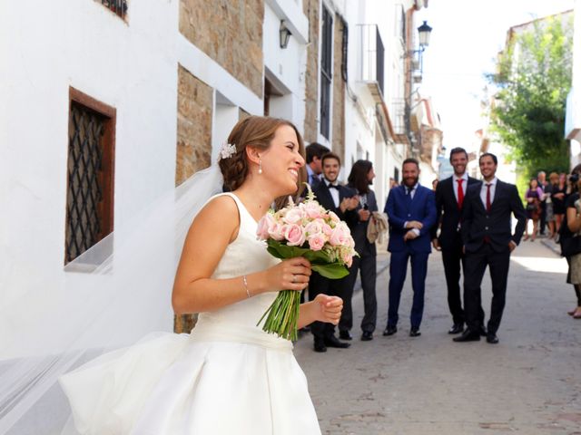 La boda de Luis y Isabel en Mora De Rubielos, Teruel 38