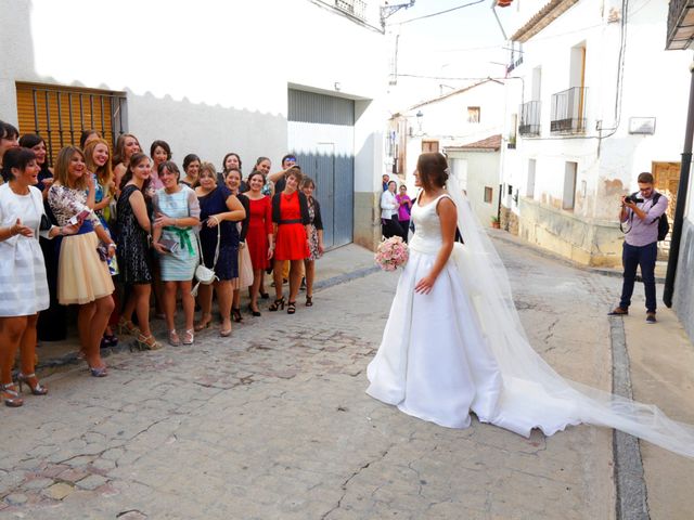 La boda de Luis y Isabel en Mora De Rubielos, Teruel 39