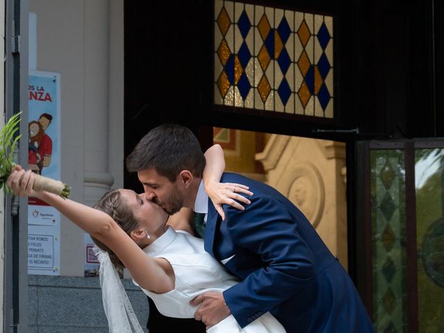 La boda de Adrián y Estefanía en Madrid, Madrid 13