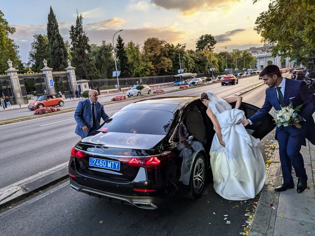 La boda de Adrián y Estefanía en Madrid, Madrid 1