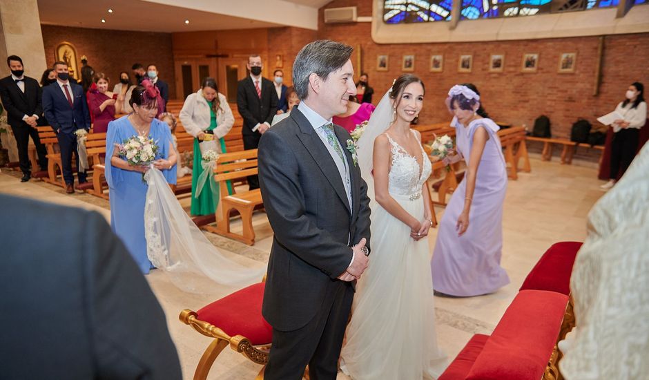 La boda de Marta y Mauricio en Madrid, Madrid