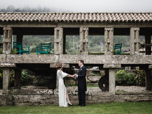 La boda de Víctor y Berta en Pontevedra, Pontevedra 1