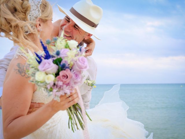 La boda de OSCAR y TOÑI en Arenys De Mar, Barcelona 22