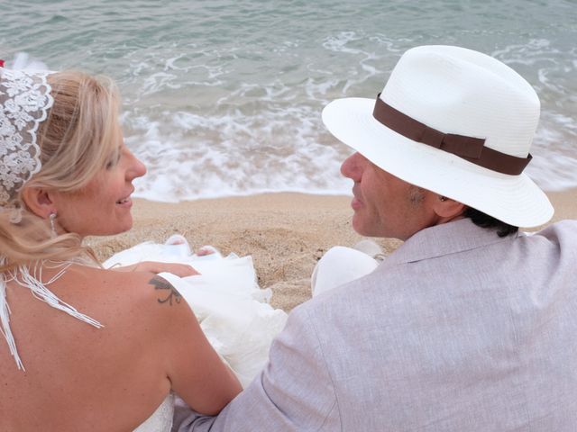 La boda de OSCAR y TOÑI en Arenys De Mar, Barcelona 24