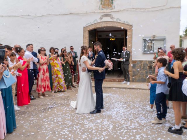La boda de Alberto y Ana Cristina en San Antonio De Requena, Valencia 6