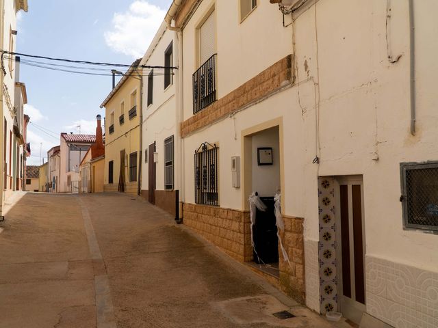 La boda de Alberto y Ana Cristina en San Antonio De Requena, Valencia 29