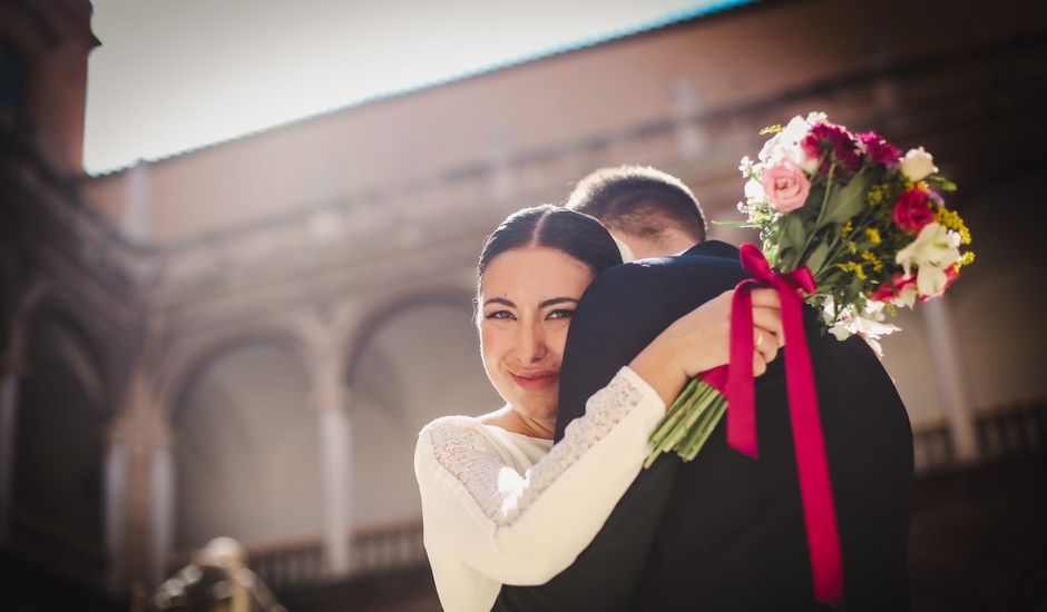 La boda de Borja  y Laura  en Valencia, Valencia