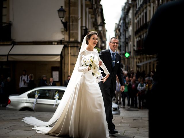 La boda de Ainhoa y Iosu en Donostia-San Sebastián, Guipúzcoa 35