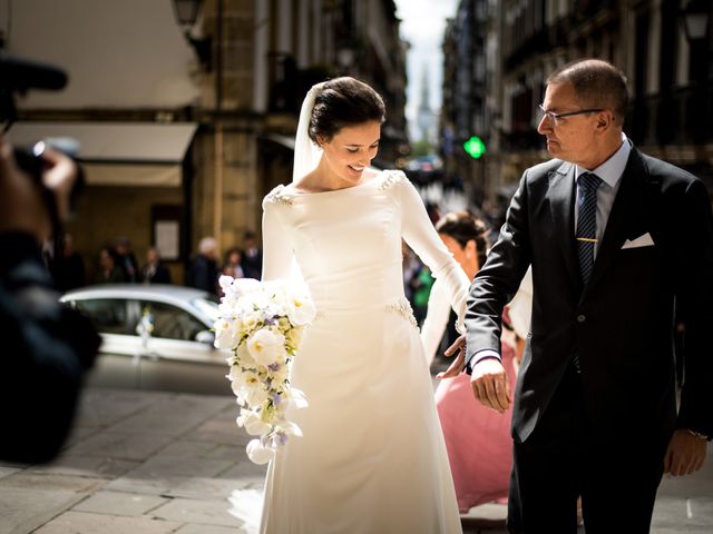 La boda de Ainhoa y Iosu en Donostia-San Sebastián, Guipúzcoa 36